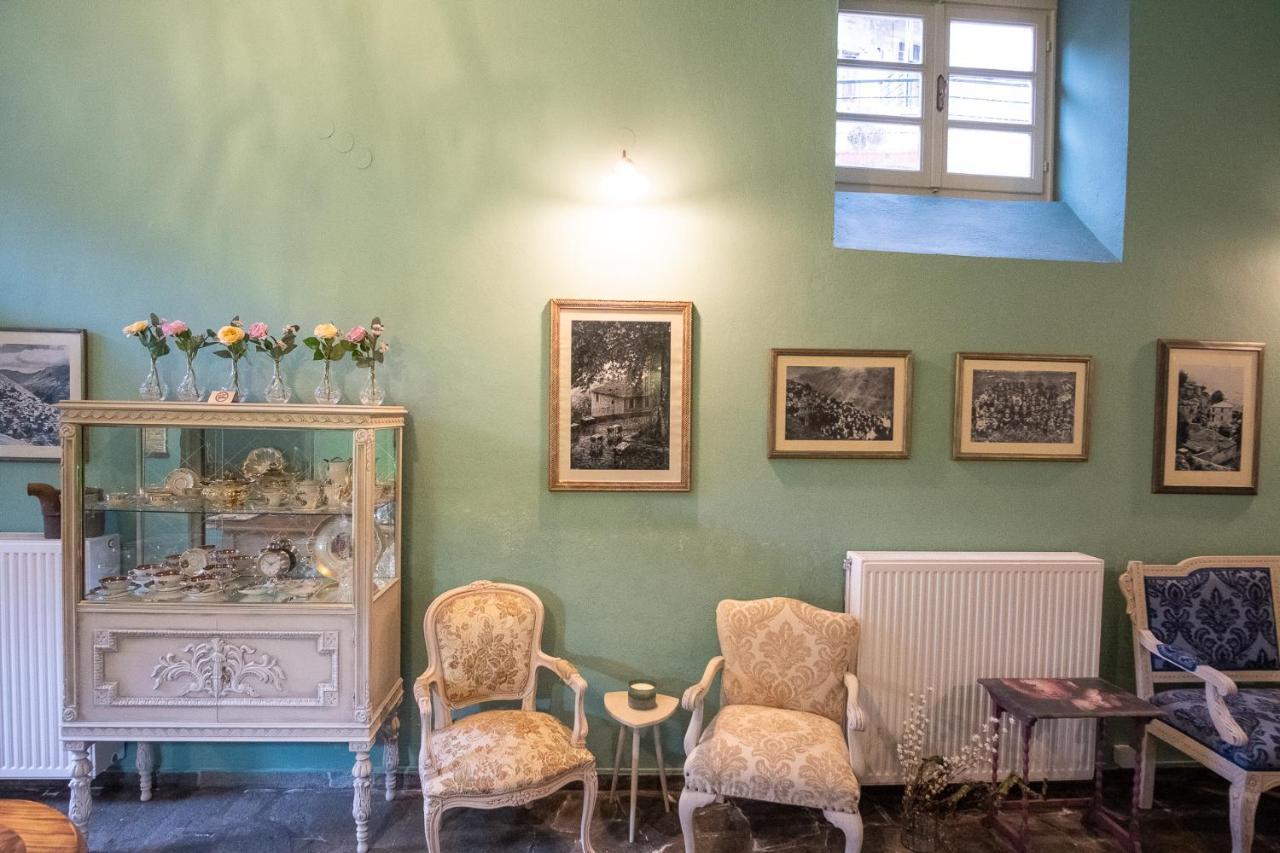 The Old School Boutique Hotel Сирако Екстериор снимка