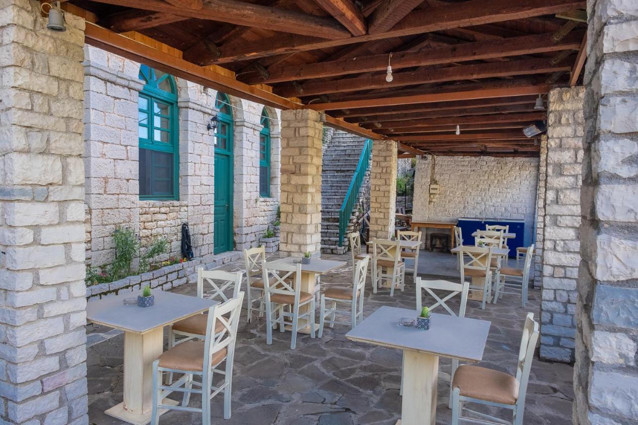 The Old School Boutique Hotel Сирако Екстериор снимка